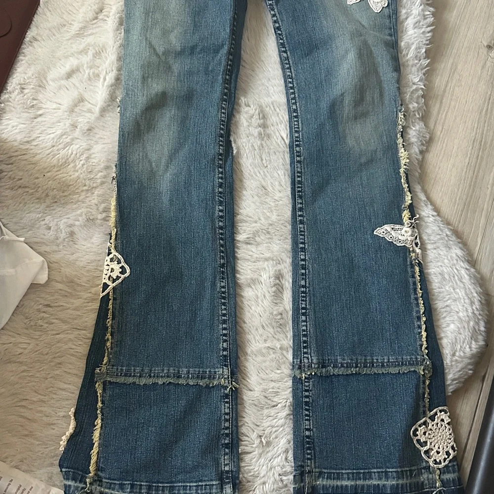 Allen B. By Allen Schwartz Blue Lace-Appliqué Flare Jeans - Picture 3 of 8